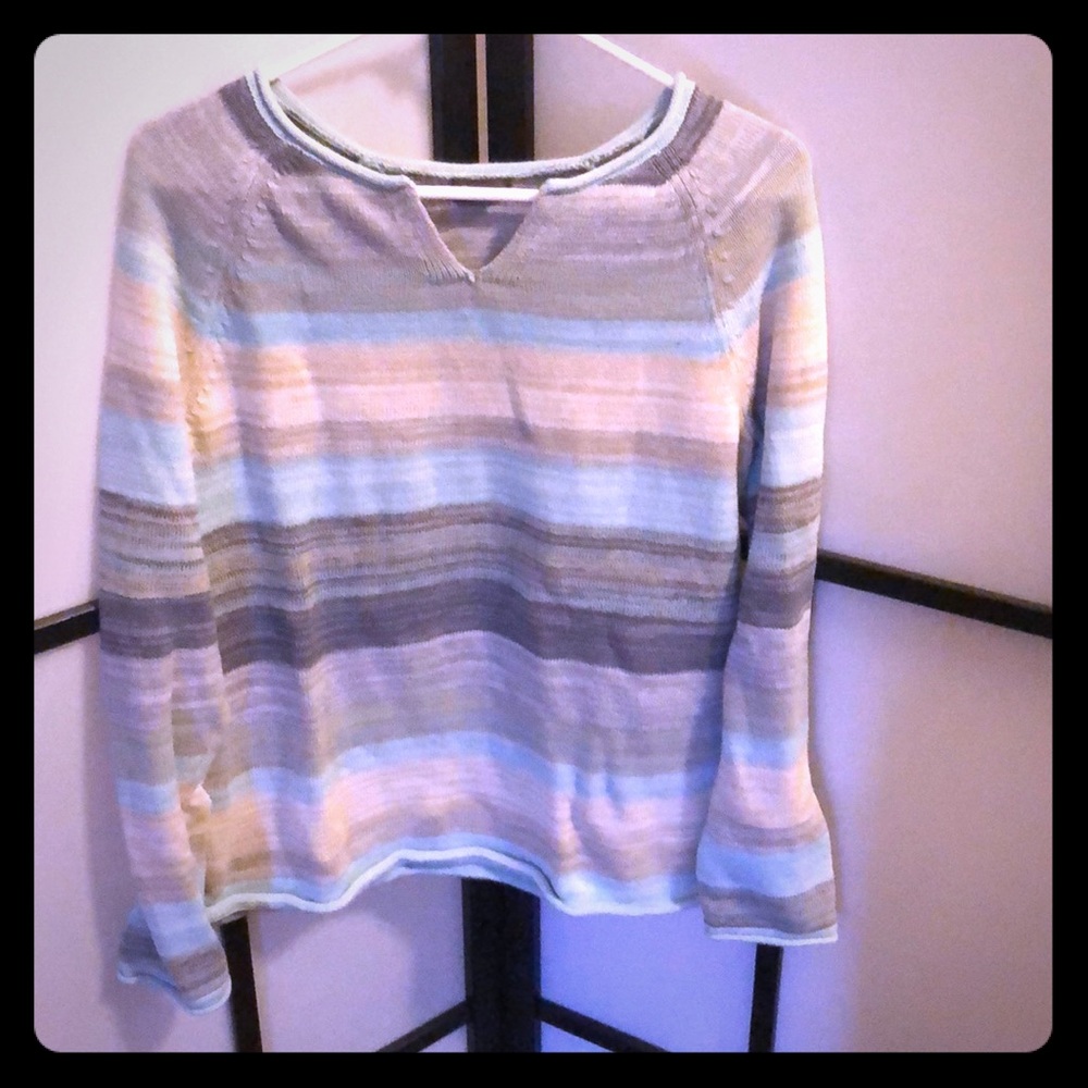 Eddie Bauer a V-neck sweater